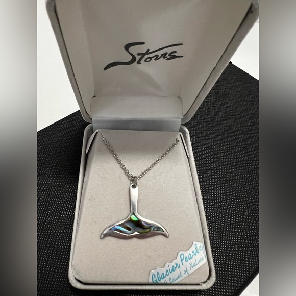 Glacier Pearle Whale Tail Necklace - Picture 8 of 8